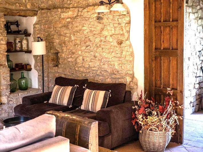 Casa rural para 12 personas, con terraza además de jardín y piscina, Familias con niños en Conca de Barberà - 3