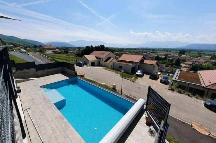 Location de vacances pour 7 personnes, avec jardin dans Colombe