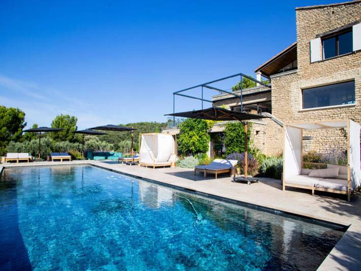 Gîte pour 8 personnes, avec piscine ainsi que terrasse et jardin dans Village de Gordes - 3