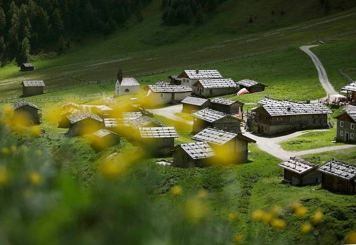 Cottage 'Lechnerhütte Fane Alm' con vista montagne, Wi-Fi e terrazza in Valles, Rio di Pusteria