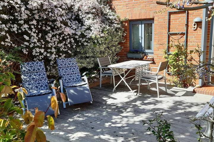 Ferienwohnung für 2 Personen, mit Garten und Terrasse in Midlum