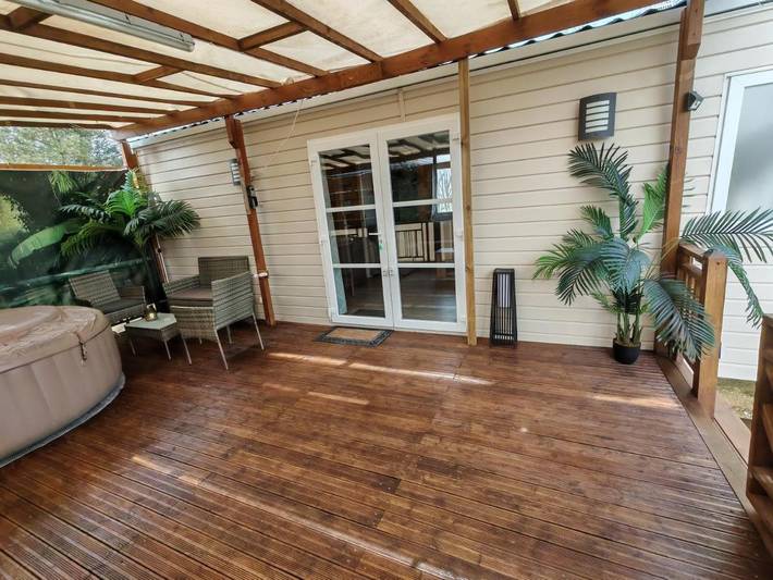 Location de vacances pour 6 personnes, avec jacuzzi et jardin à Montereau (homonymie)