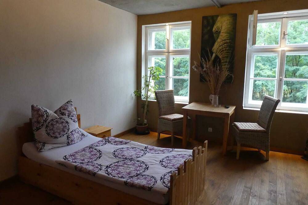 Ideal für Jga und Familientreffen mit Außenbereich, Außenküche,Garten,Parkplatz. in Möckern, Fläming