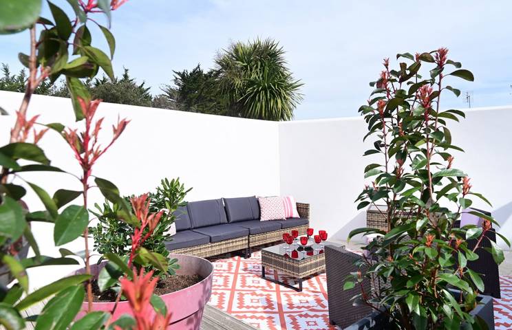 Gîte pour 8 personnes, avec terrasse et piscine