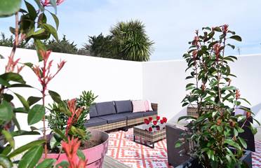 Gîte pour 8 personnes, avec terrasse et piscine à La Couarde-sur-Mer