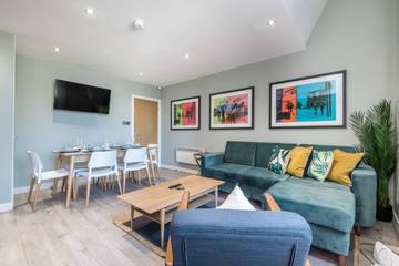 Apartment for 8 People in Liverpool, Merseyside, Photo 1
