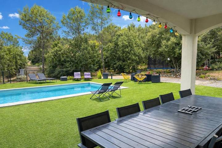 Chalet para 10 personas, con vistas además de piscina y jardín, Se admiten mascotas - 1