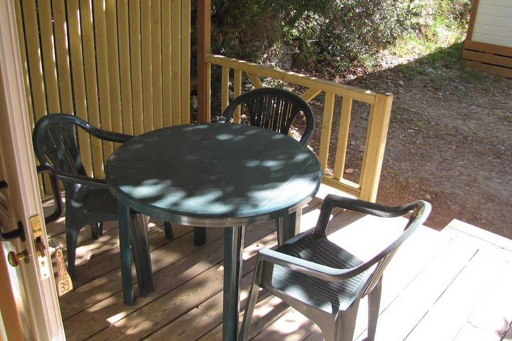 Gemütliches Chalet mit Terrasse in Vogüé in Vogüé, Ardèche