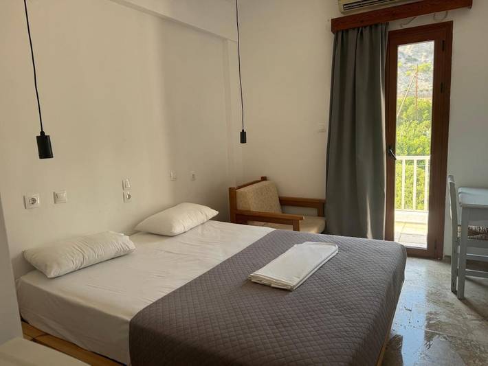 Hôtel pour 2 personnes, avec jardin dans Soúgia - 2