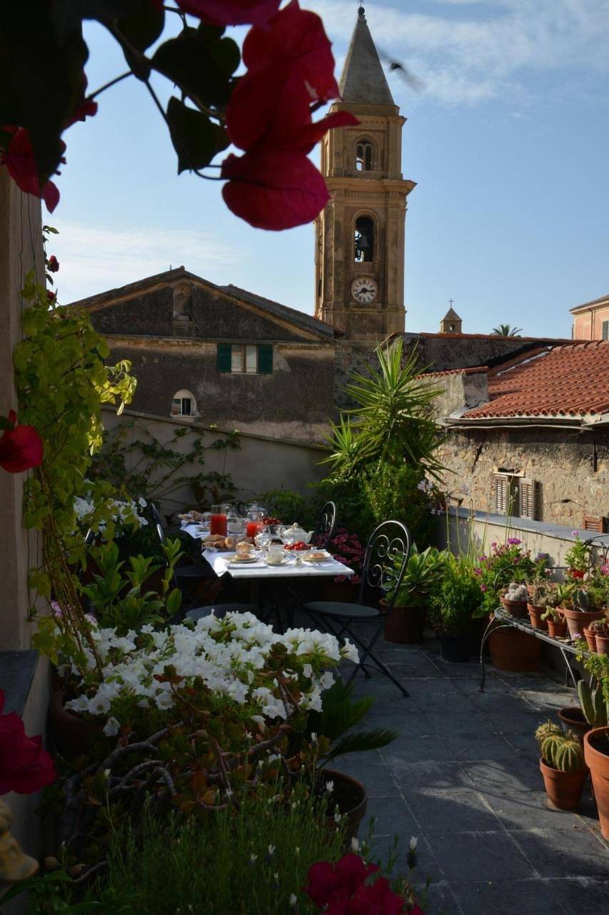 La Terrazza di Vico Olivi B&B in Ventimiglia (Ville), Région de Vintimille