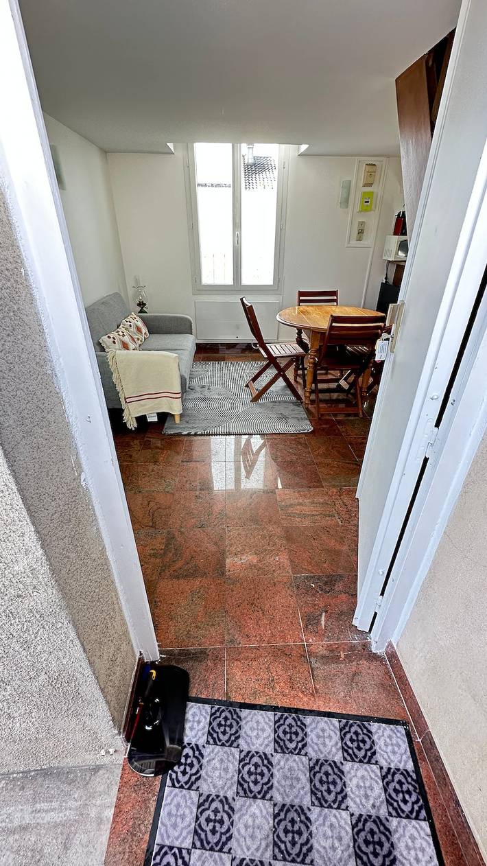 Entire apartment, Apartment 17 Rue De La Fraternité Mezzanine with Wi-Fi in Drancy, Seine-Saint-Denis
