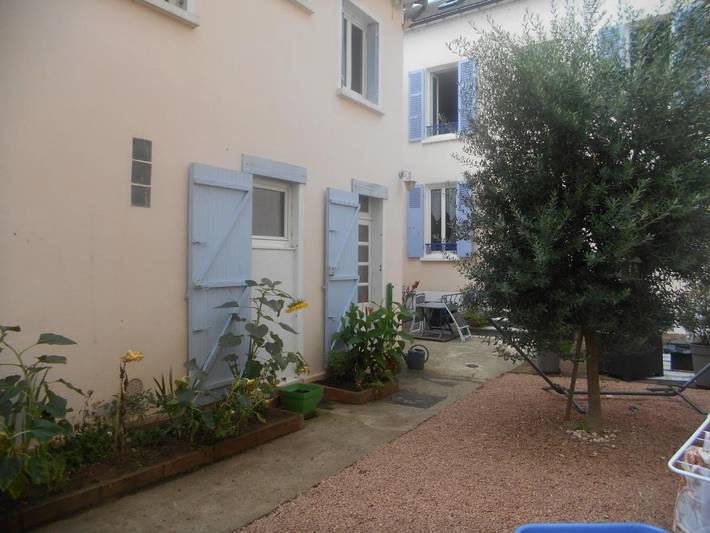 Ferienwohnung für 3 Personen, mit Terrasse und Garten in Vichy