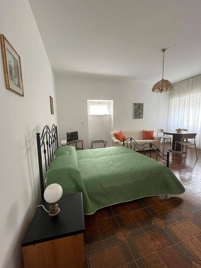 Location de vacances pour 4 personnes, avec vue et jardin à Paola - 4