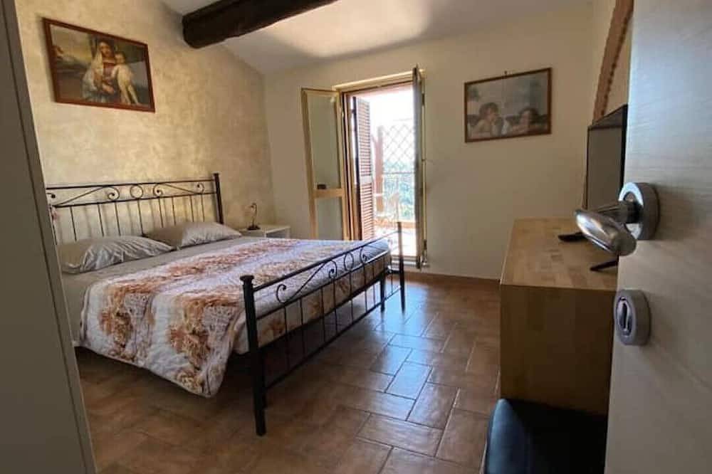 Apartamento entero, Historic Center Ariccia in Ariccia, Castelli Romani