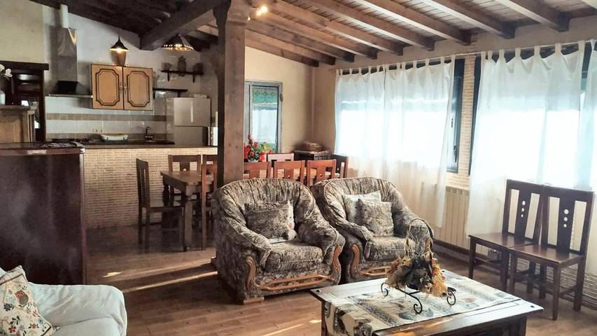 Chalet para 10 personas, con terraza además de jardín y piscina en Valle del Jerte - 4