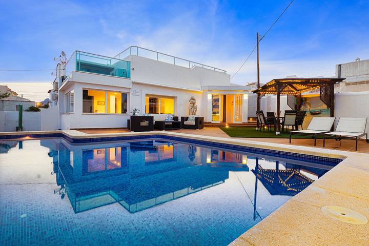 Location de vacances pour 10 personnes, avec jardin à L'Alfàs del Pi