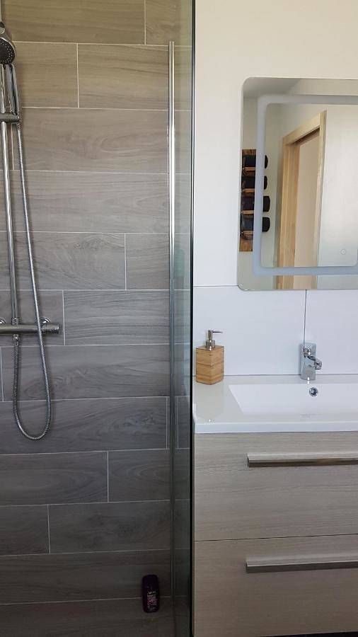 Location de vacances pour 2 personnes, avec jardin et vue, adapté aux familles à Livry - 3