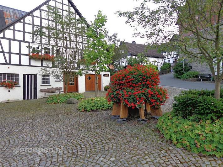 Bauernhof für 16 Personen, mit Balkon/Terrasse und Terrasse sowie Garten und Sauna in Nordrhein-Westfalen