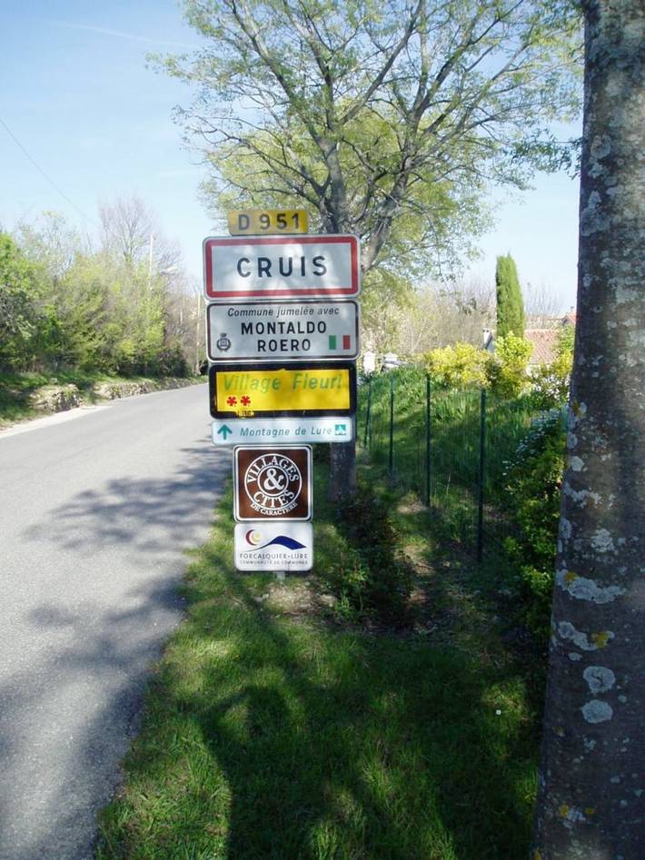 Location de vacances pour 2 personnes, avec jardin ainsi que piscine et vue à Cruis - 3