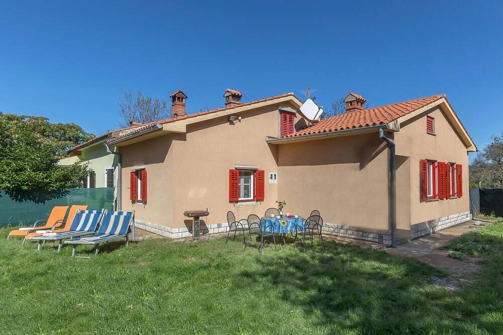 Cozy home in Labin with kitchen in Labin City, Labin