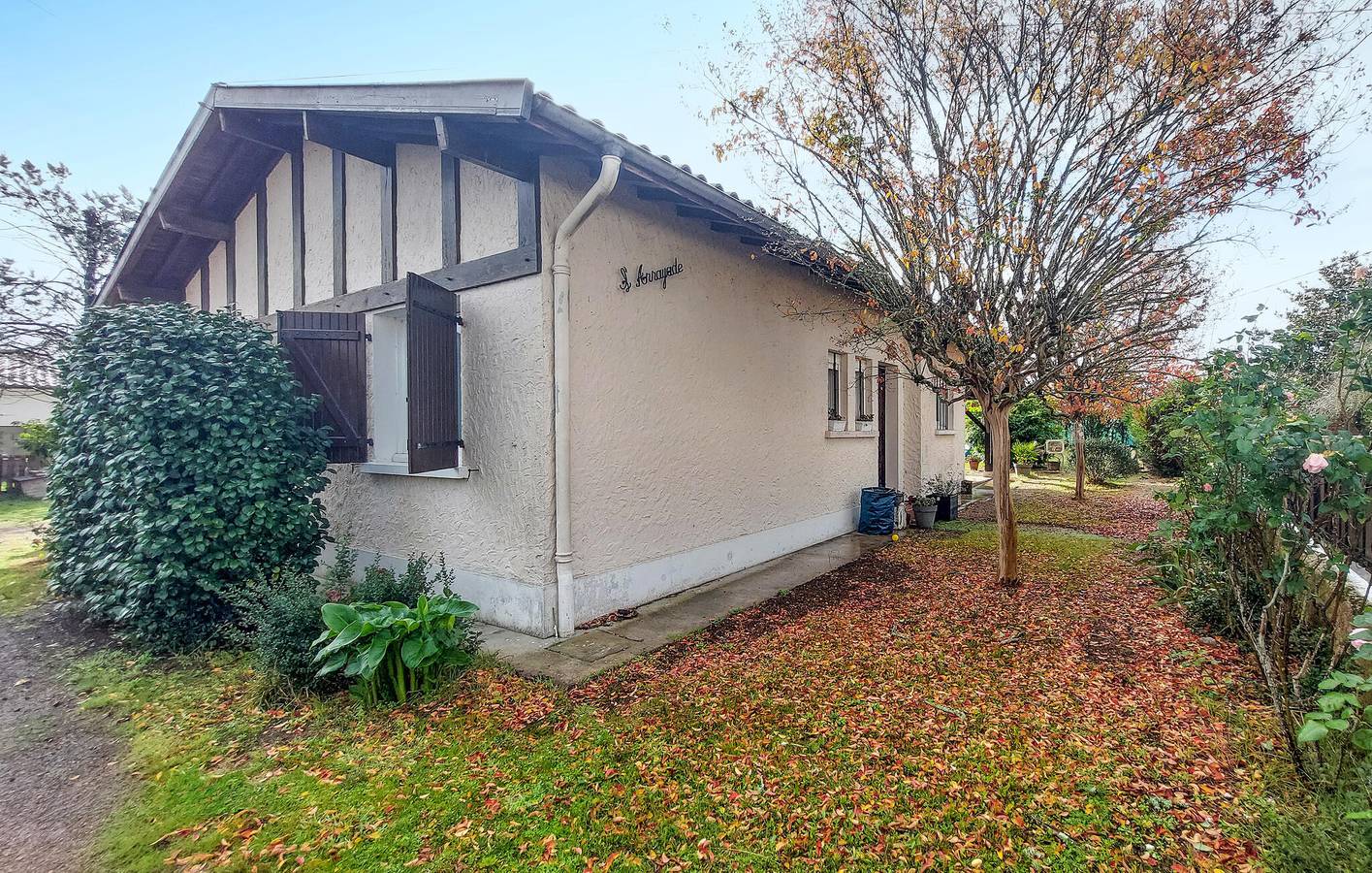 Garden Oasis with Pool and WiFi in Campagne (Landes), Landes