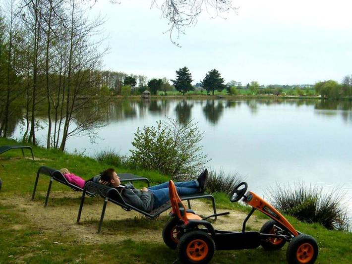 Gemütliches Mobilheim mit Terrasse in Loudéac in Loudéac, Côtes-d'Armor