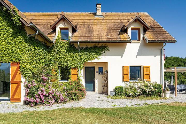 Ferienhaus für 15 Personen, mit Balkon und Whirlpool sowie Garten und Sauna am Vercors