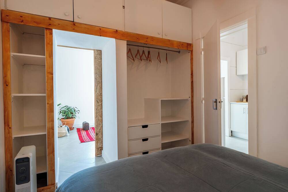 Ganze Wohnung, Palmela 33: comfortable and welcoming apartment in the historic center of Palmela! in Palmela, Naturpark Arrábida