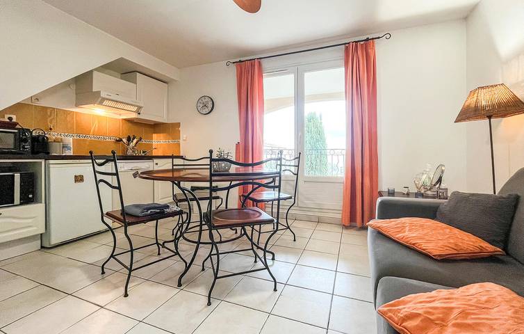 Appartement de vacances entier, Charmant appartement avec piscine et terrasse, à 600 m du centre de Maussane-les-Alpilles in Paradou, Région d'Arles