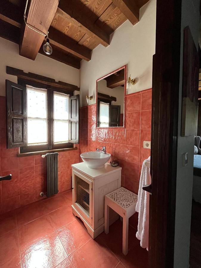 Casa rural para 4 personas, con Terraza y Jardín en Parque Natural de Redes - 2