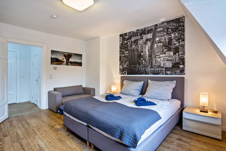 Entire apartment, Sweet Apartment "Am Kurpark" close to the Sea with Wi-Fi in Wilhelmshaven, Southern North Sea Coast