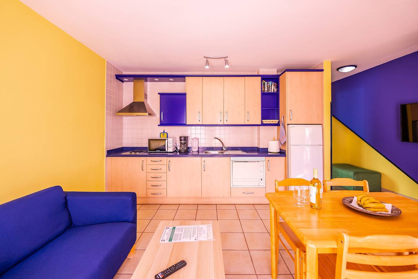 Apartamento entero, Apartamento 'Nautilus 1' con vistas al mar, terraza privada y Wi-Fi in Puerto Naos, Los Llanos de Aridane