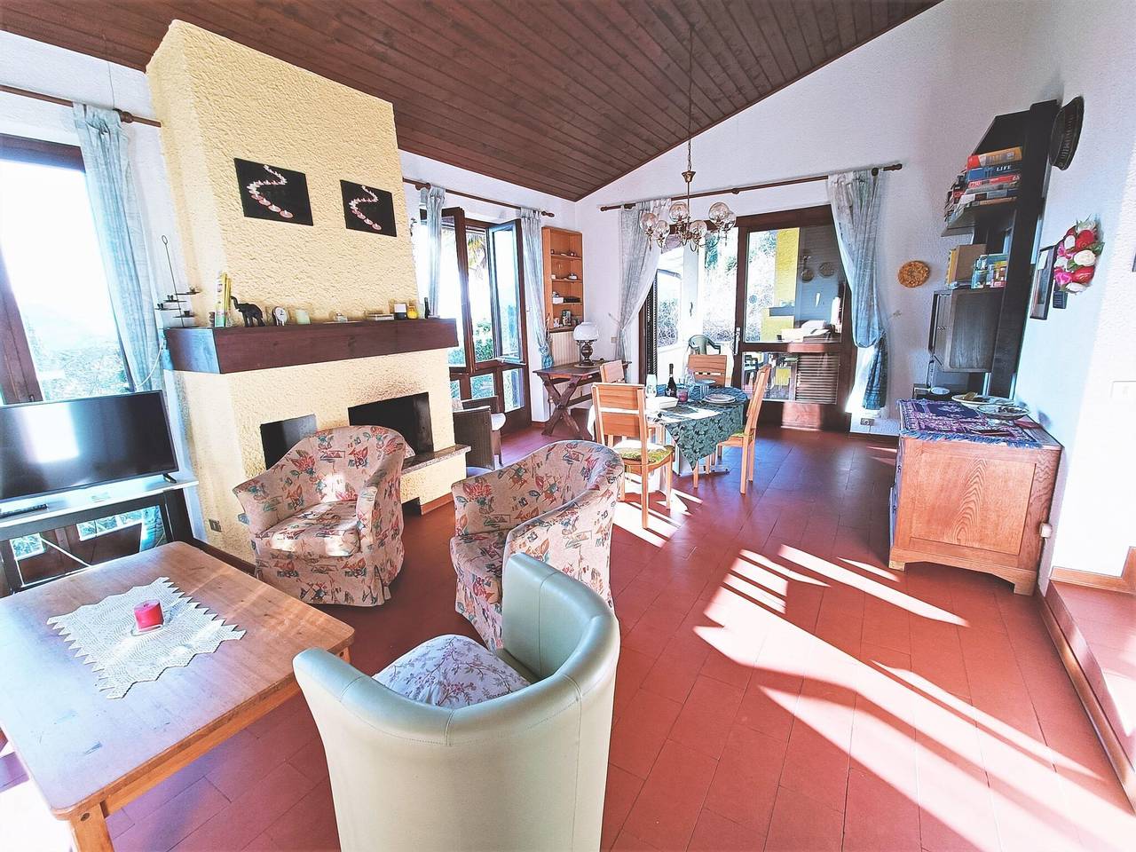 Holiday Home in Italy with Sea and Mountain Views in Comune di Luino, Lago Maggiore (Lombardy)