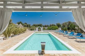Trullo per 13 Persone in Ostuni, Valle D'Itria, Foto 1