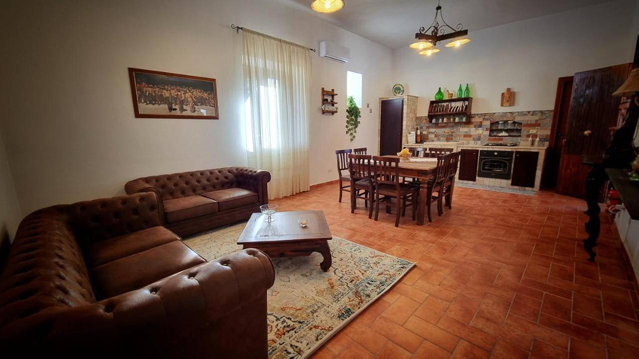 Three-Bedroom Villa in Partinico, Provincia di Palermo
