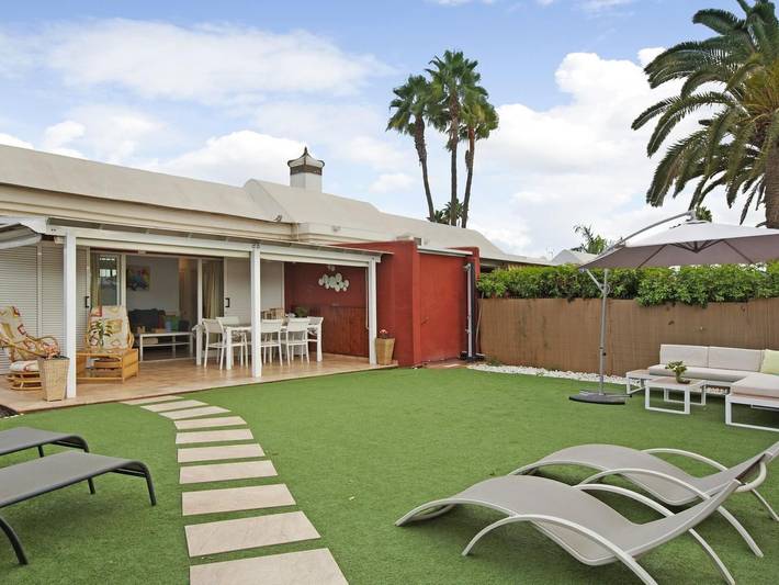 Bungalow para 6 personas, con piscina y jardín en Campo Internacional