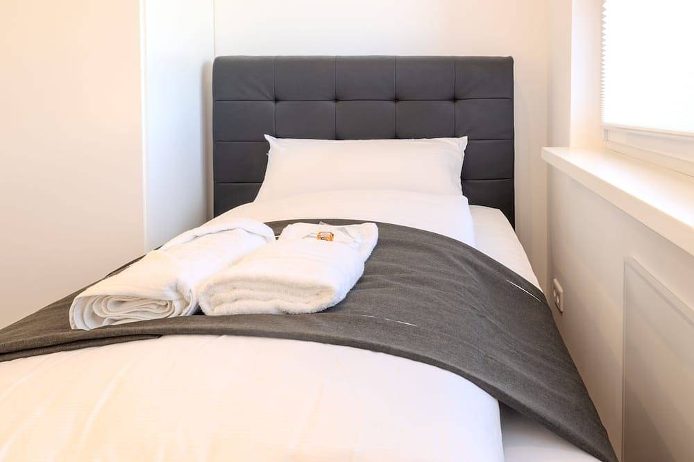 Ganze Wohnung, Premium Zuhause - Seeblick | Balkon | Seepromenade | Pool in Langscheid (Sorpesee), Sundern