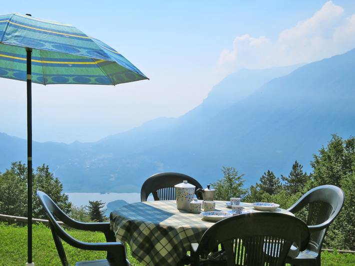 Ferienhaus für 4 Personen, mit Balkon und Terrasse sowie Garten und Seeblick am Luganersee - 3