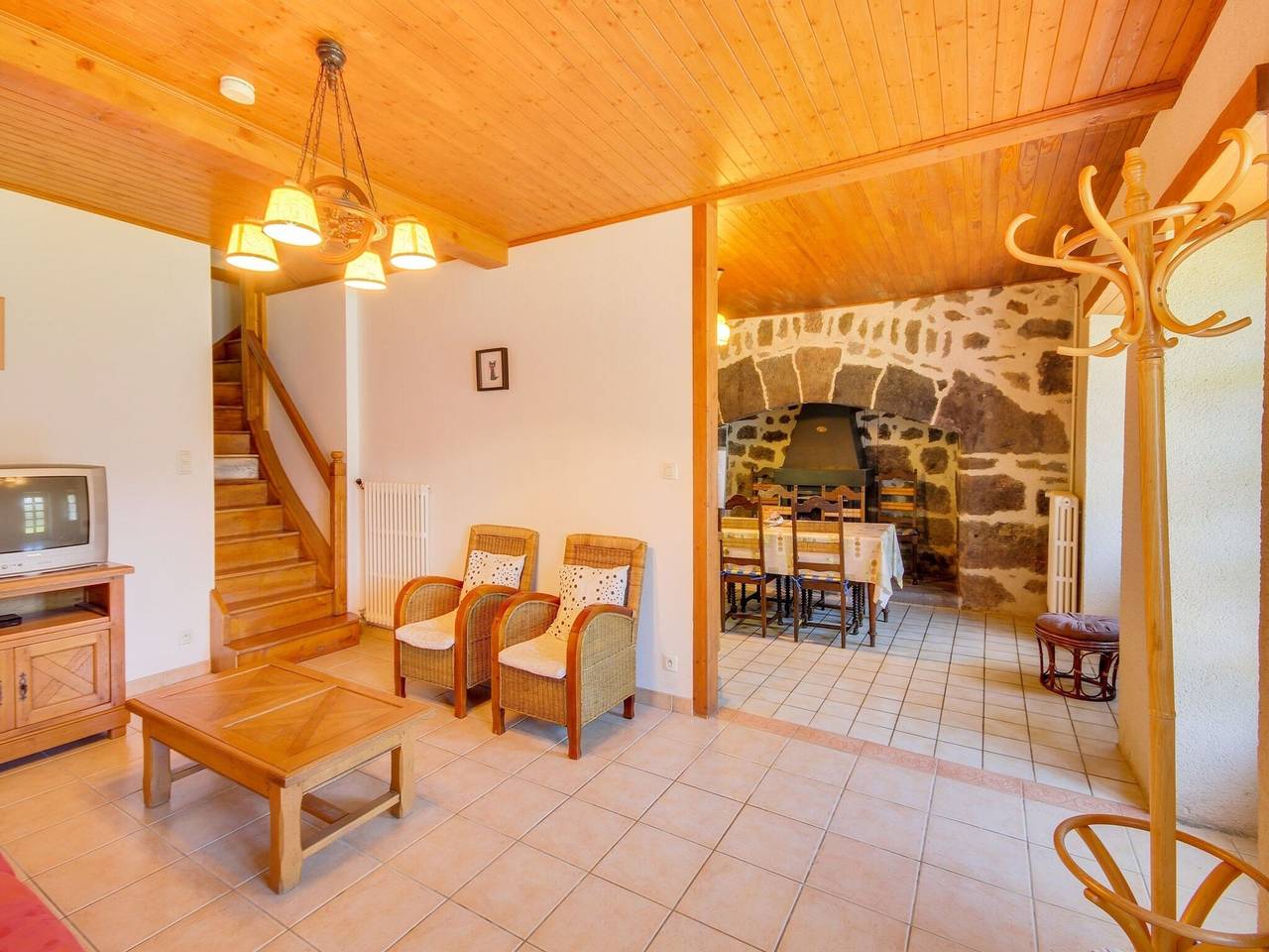 Maison de vacances pour 6 personnes avec jardin in Vic-sur-Cère, Région d'Aurillac