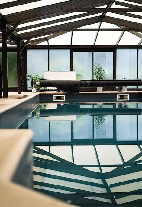 Cottage pour 4 personnes, avec terrasse et piscine à Quiévrechain