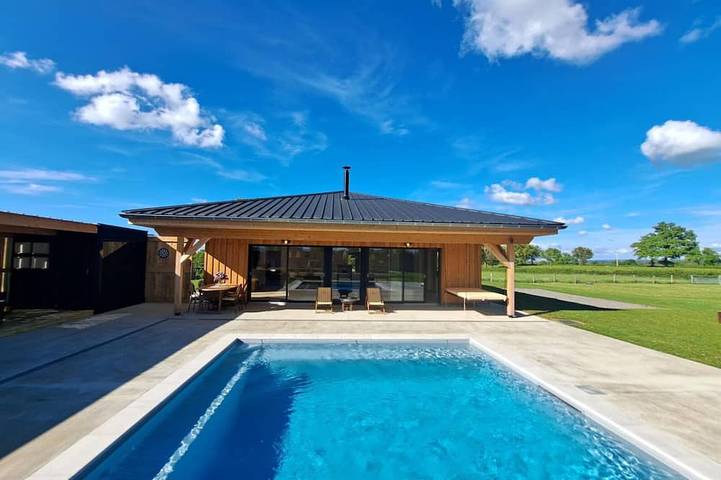 Gîte pour 18 personnes, avec Terrasse ainsi que Jardin et Sauna à Vivans