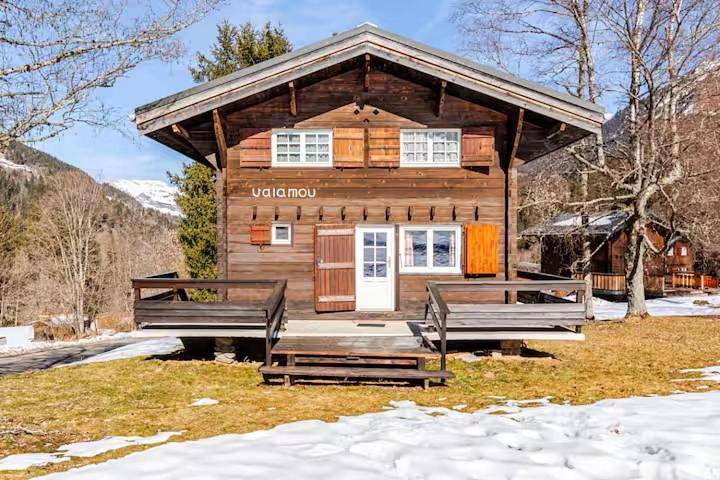 Gîte pour 7 personnes, avec vue et jardin, adapté aux familles dans Office De Tourisme Des Contamines Montjoie