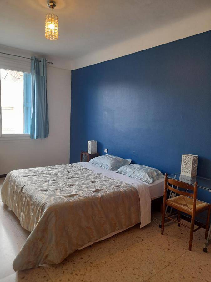 Double room, in an elegant house, Thuir centre, terraces view Canigou in Thuir, Mittelmeerküste (Frankreich)