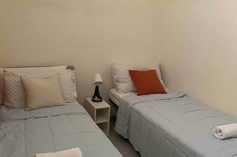 Appartamento intero, Charming 2-bedroom apartment with Ac, Wifi in beachfront Letojanni near Taormina in Letojanni, Provincia di Messina