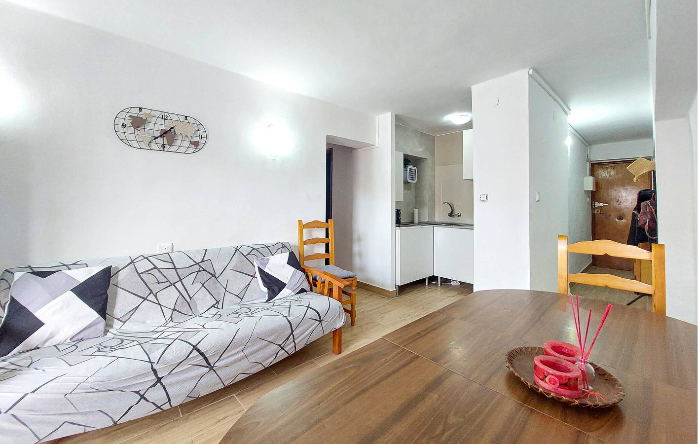 Apartamento vacacional entero, Apartamento junto a la playa con aire acondicionado y WiFi, a 400 m de la Playa de la Concha in Playa Morro de Gos, Oropesa del Mar