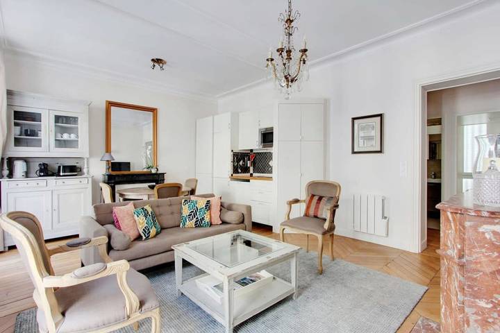 Gîte pour 4 personnes, adapté aux familles dans Theatre De La Tour