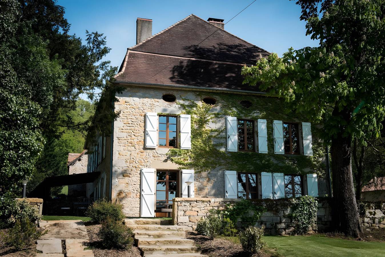 Grand Gîte de Charme La Rivière, Piscine Chauffée, 15 Personnes in Calvignac, Parc Naturel Régional des Causses du Quercy