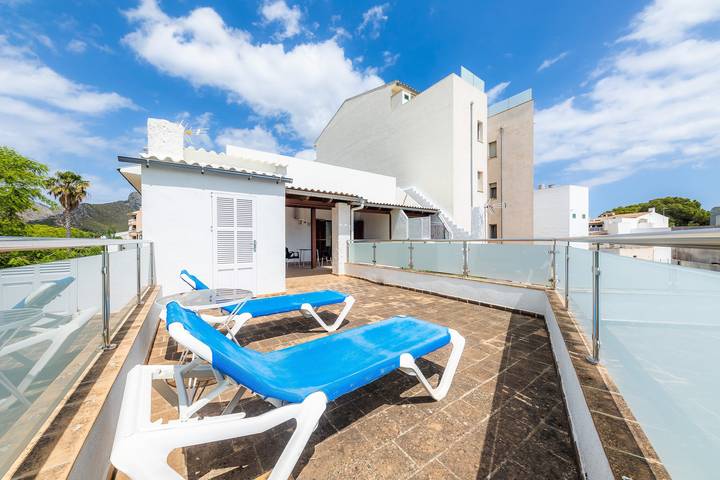 Apartamento inteiro, Apartamento 'Cala' com Vista de Montanha, Wi-Fi e Ar Condicionado in Port de Pollença, Pollença