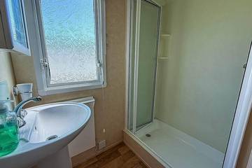 Static Caravan for 6 People in Walton on the Naze, Essex, Photo 4
