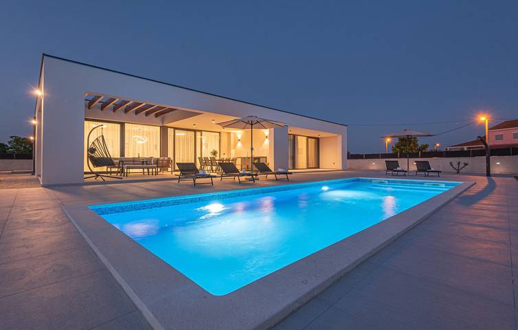 Charmantes Apartment mit einem Schlafzimmer und Pool in der Nähe des Flusses Krka und des Visovačko-Sees in Dalmatinisches Zagora